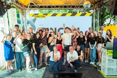 Den Blogbeitrag '6.500 Besucher*innen und 230 Speaker: So erfolgreich war die TINCON 2023!' lesen