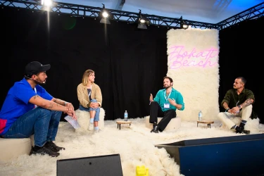 News 'Leben mit HIV: Flokati Beach live auf der TINCON Hamburg' lesen