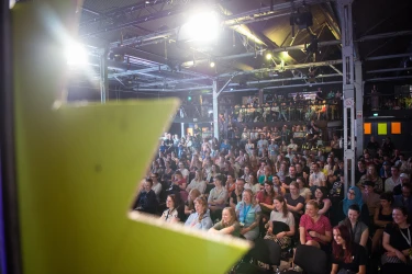 News 'Parshad, die Belton-Brüder, fighting Fake News und richtig teure Hautcreme: Das ist das TINCON Programm 2024 in Berlin' lesen