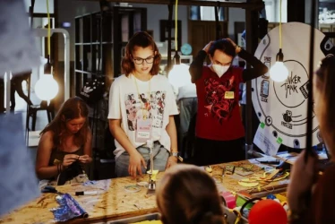News 'TINCON Hamburg für Schulen: wissenschaftlich, digital, politisch wirtschaftlich und kulturell' lesen