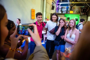 News 'TINCON Hamburg: Nachrichtenkompetenz mit dem Newscamp' lesen